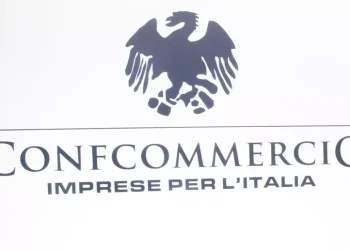 Dal 2011 l’Italia ha perso 193mila imprese giovani del commercio
