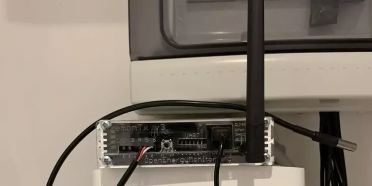 Boom bollette, in 10 anni +74% per la luce, +47% per l’acqua