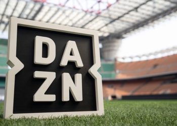Pezzotto, Dazn scrive a 2.000 “pirati”: “500 euro per transare o vi facciamo causa”