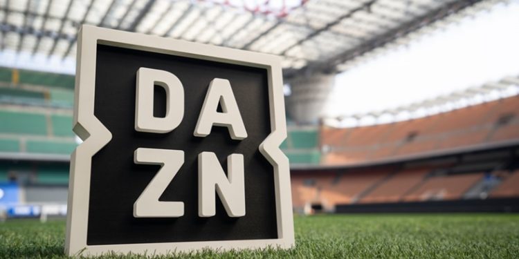 Pezzotto, Dazn scrive a 2.000 “pirati”: “500 euro per transare o vi facciamo causa”