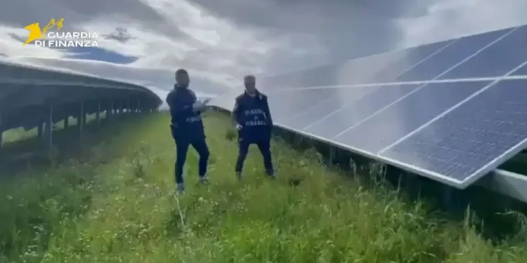 Scoperta frode di 5 milioni su incentivi pubblici agli impianti fotovoltaici