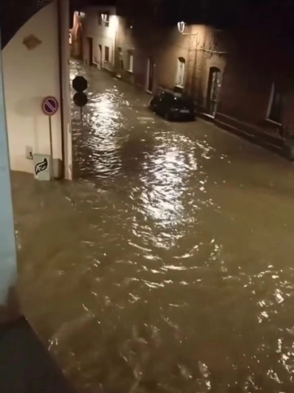 Nubifragi in Sardegna, strade allagate a Samassi e Serramanna- il video