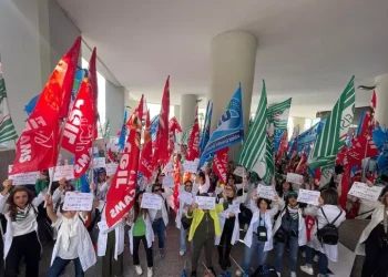 ‘Più valore ai farmacisti’, professionisti protestano a Cagliari