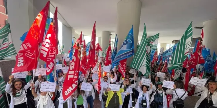 ‘Più valore ai farmacisti’, professionisti protestano a Cagliari