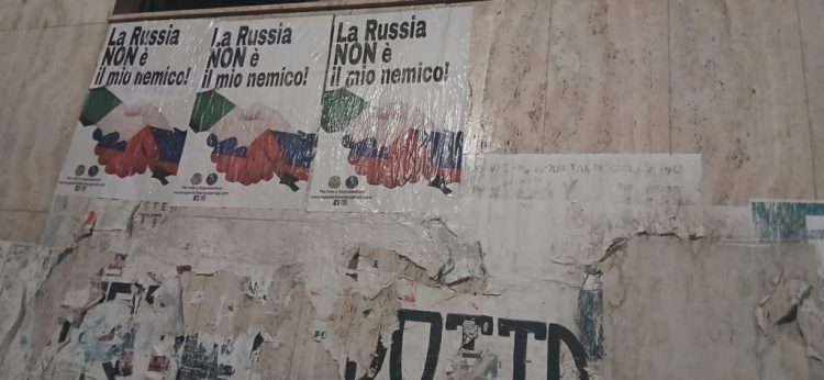 “La Russia non è il mio nemico”, a Cagliari centinaia di manifesti nel centro città
