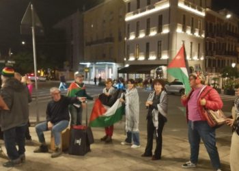 Presidio in piazza Yenne a Cagliari per la Palestina