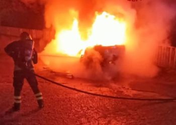 Nuoro, auto in fiamme nella notte: non si esclude l’origine dolosa