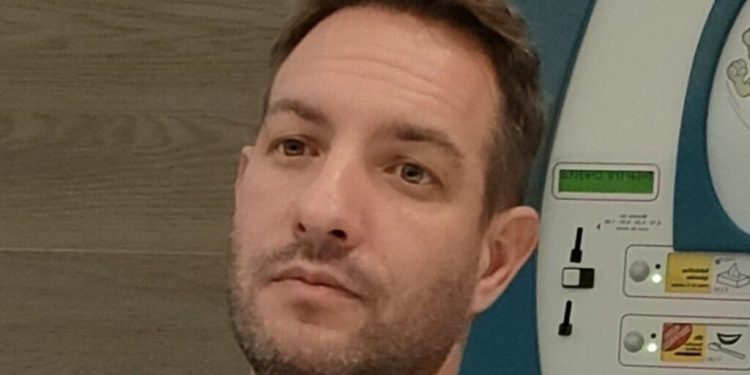 È bufera su un consigliere del ravennate che vuole organizzare un corteo “per umiliare le donne”