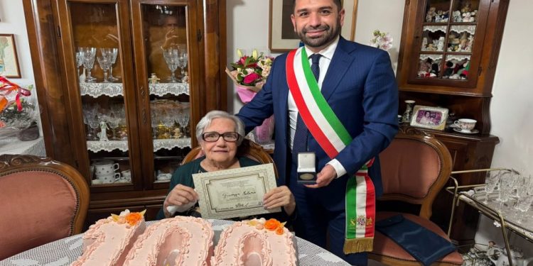 Cagliari festeggia i 100 anni della signora Giuseppa Salaris