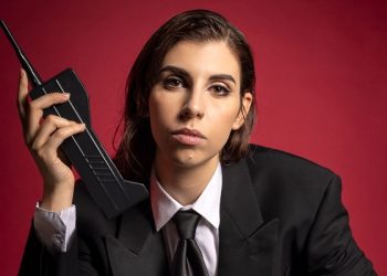 “Confusional (Amore)” è il singolo di debutto di Liviae