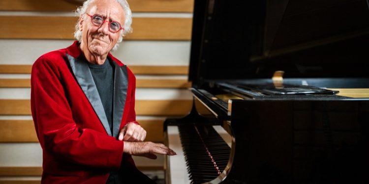 “Buon Natale (anche ai leoni)”, ecco gli auguri animalisti del Maestro Gianni Mazza