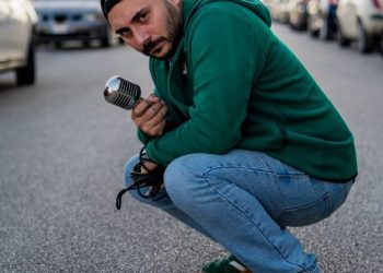 Manuel Soro, il comico-regista sassarese, debutta a Zelig con “ONE MANuel SHOW”