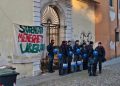 Polizia sgombera ex studentato occupato
