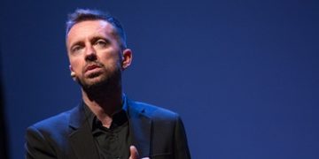 Andrea Scanzi al Teatro Verdi di Sassari il 13 maggio 2026 con “La sciagura”