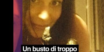 La foto della deputata meloniana Chiara Colosimo con la statuetta del Duce