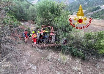 Agricoltore muore schiacciato dal trattore nel Sassarese