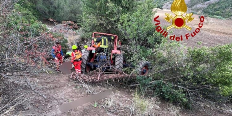 Agricoltore muore schiacciato dal trattore nel Sassarese
