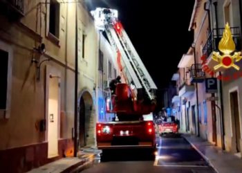 Quartucciu, incendio tetto di un’abitazione: intervento dei Vigili del Fuoco