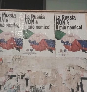 “La Russia non è il mio nemico”, a Cagliari centinaia di manifesti nel centro città