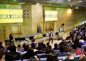 All’Università di Cagliari  #NonCiFermaNessuno: la ricetta di Abete  contro la solitudine