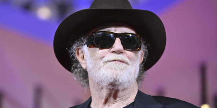 Francesco De Gregori torna fra teatri, palasport e club