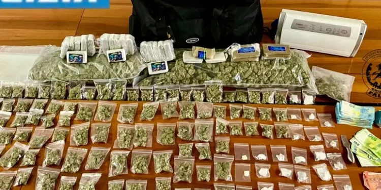 Scoperta centrale dello spaccio a Cagliari, sequestrati 5 chili di droga