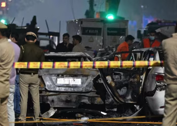 India, esplosione a Nuova Delhi: almeno 8 morti