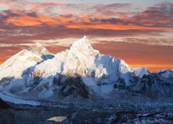 Sono morti i due alpinisti italiani dispersi in Nepal. Altri connazionali risultano dispersi