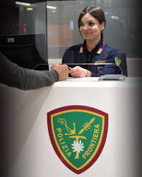 Trasporta in pancia ovuli di cocaina, arrestato 34enne