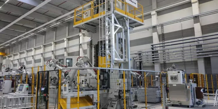 Produzione industriale a settembre +2,8% mese, +1,5% anno