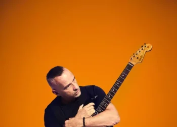 Una storia importante, 40 anni di Eros in un nuovo album