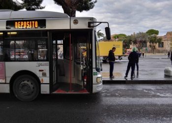 Il 14 novembre è sciopero: si fermano i bus a Roma, studenti e parte del trasporto aereo