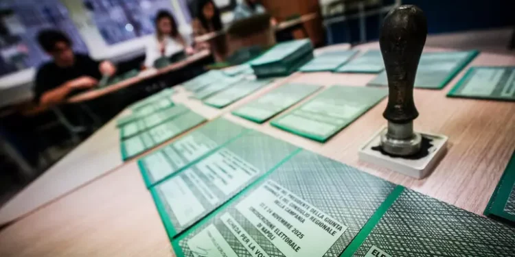 Il centrosinistra avanti in Puglia e Campania con Decaro e Fico. Il centrodestra verso la vittoria con Stefani