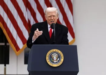 Trump vuole la guerra contro il Venezuela chiuso lo spazio aereo