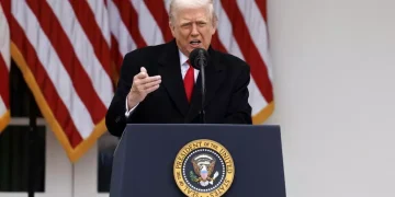 Trump vuole la guerra contro il Venezuela chiuso lo spazio aereo