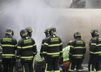 Almeno 23 morti nell’incendio di un negozio in Messico