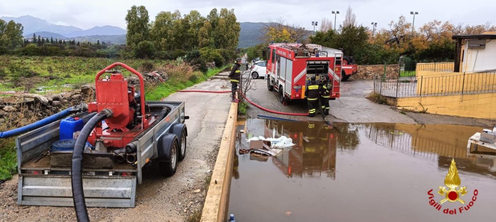 Maltempo nel Nuorese, allagamenti e strade chiuse