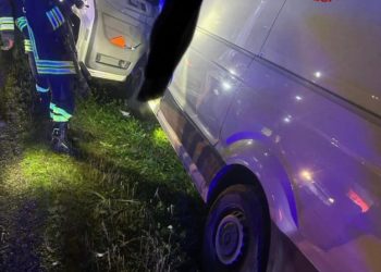 Porto Torres, scontro tra auto e furgone: tre feriti