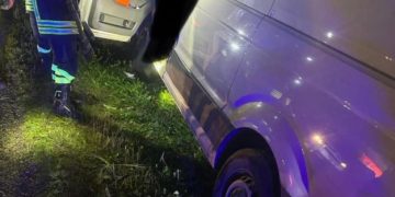 Porto Torres, scontro tra auto e furgone: tre feriti