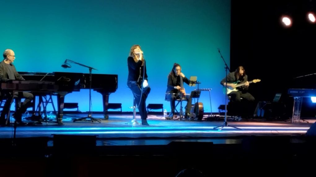 Cagliari, le Master Songs di Alice protagoniste al Teatro Massimo: il pubblico in estasi