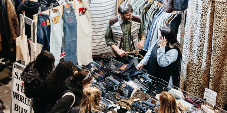 Il Natale di East Market tra regali vintage e stravaganti addobbi