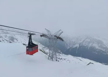 Incidente blocca la funivia di Macugnaga, elicotteri per evacuare gli sciatori. Due feriti