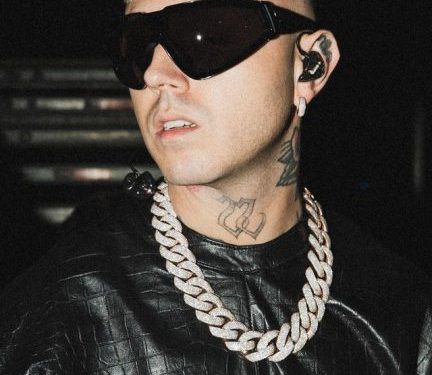 Capodanno 2025 a Olbia: Lazza in concerto dopo la mezzanotte