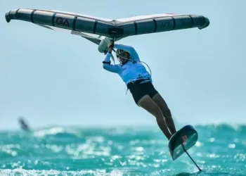Maddalena Spanu trionfa nella Coppa del mondo di Wingfoil