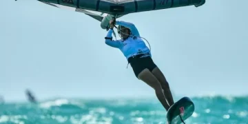 Maddalena Spanu trionfa nella Coppa del mondo di Wingfoil