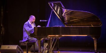 Musica: Raphael Gualazzi in concerto martedì 30 dicembre al Teatro Massimo di Cagliari