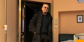 Enrico Ruggeri è stato operato: “Evito la foto dal letto d’ospedale, ora comincia il silenzio obbligato”   continua su: https://www.fanpage.it/cultura/enrico-ruggeri-si-e-operato-evito-la-foto-dal-letto-dospedale-ora-comincia-il-silenzio-obbligato/ https://www.fanpage.it/