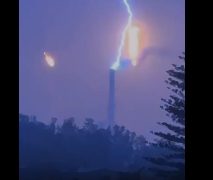 Sarroch, fuoco e miasmi alla Saras: “Colpa di un fulmine che ha causato un blackout”: ma alcune immagini sembra smentiscano l’azienda