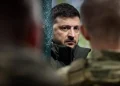 Ucraina, le elezioni e il sondaggio: Zelensky rischia la sconfitta