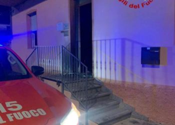 A fuoco ufficio a Siniscola: indagini in corso